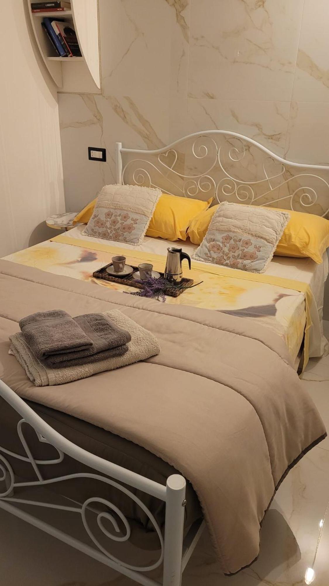 Apartamento O'Vicolo E Napoli Exterior foto