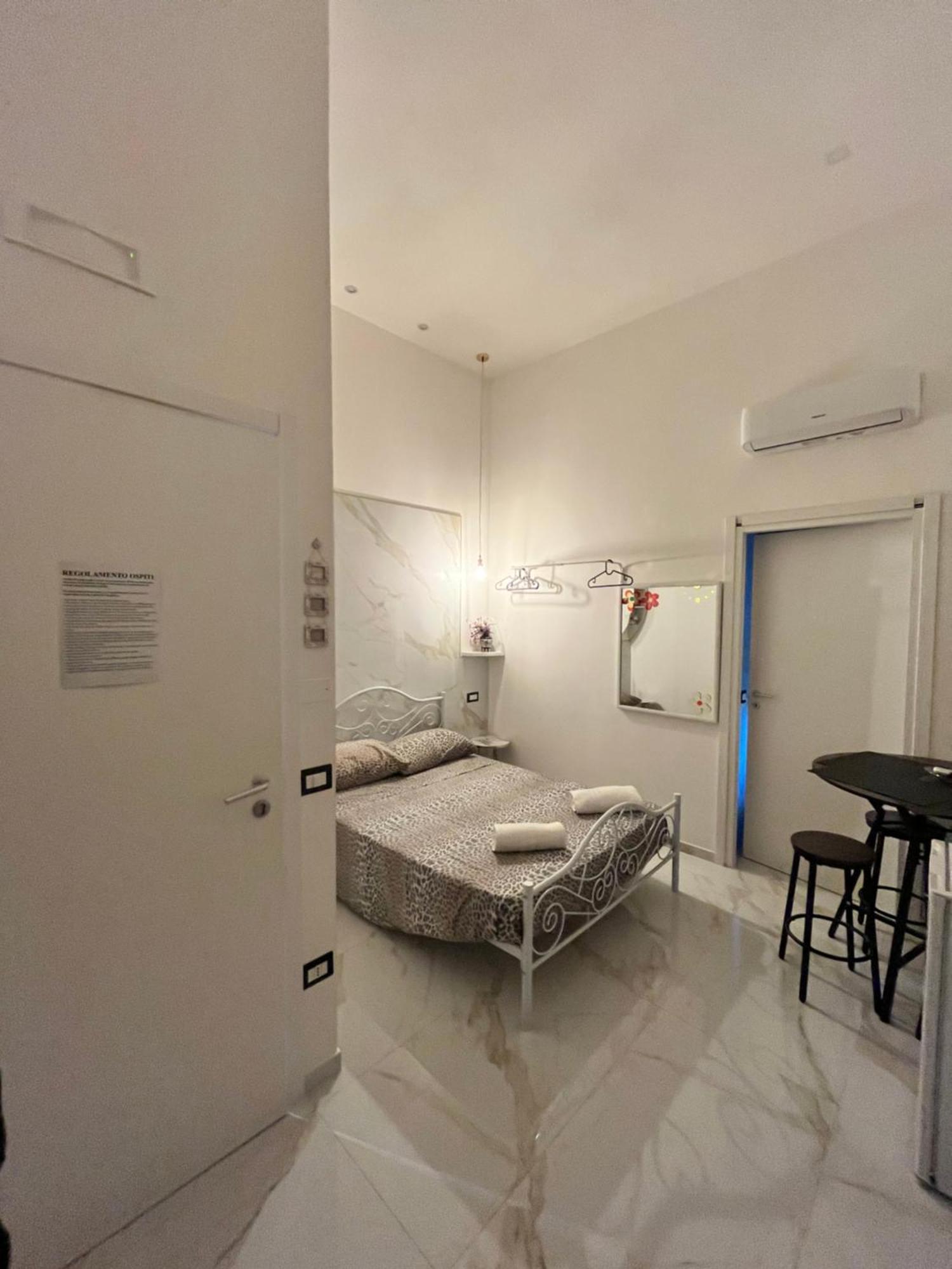 Apartamento O'Vicolo E Napoli Exterior foto